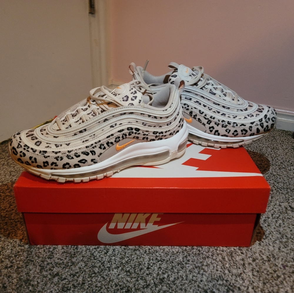 Nike Air Max 97 Leopard, size 8 in womans